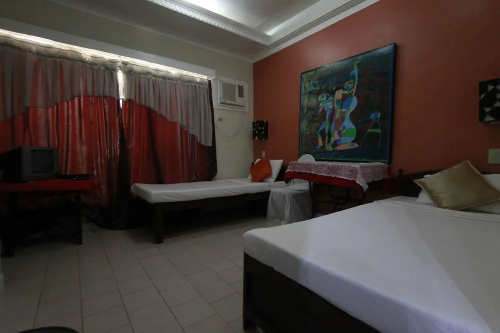 Oyo 200 Ponce Suites Art Hotel Davao 2*,  Philippines