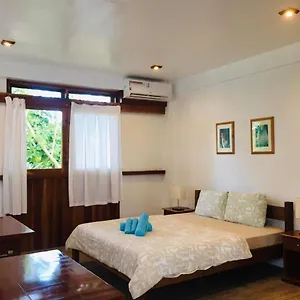 https://pahiluna-guesthouse.hotelspanglao.com