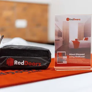 2* Hotel Reddoorz At Traveler's Bajada